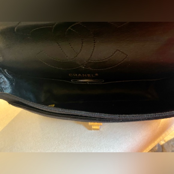 Chanel Classic Flap Reissue 2.55 Black Quilted - Picture 13 of 16